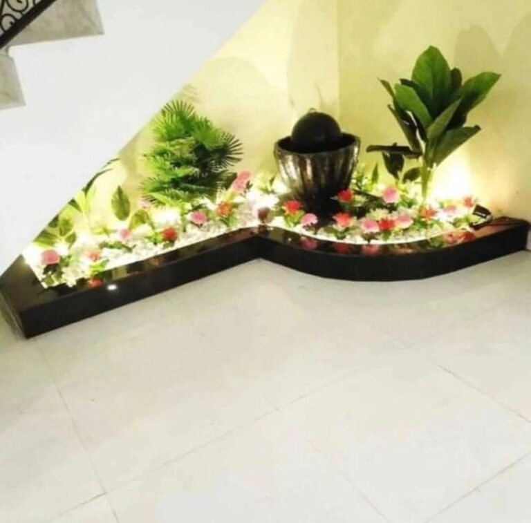 تحت الدرج (14)